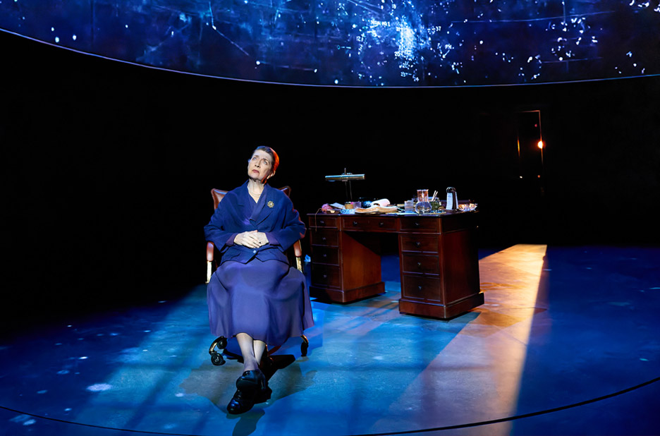 Maureen Beattie in The lightest element at the Hampstead Theatre (Credit Mark Douet)