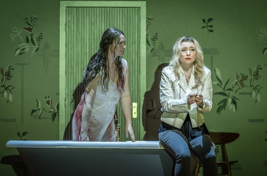 Marta Fontanals-Simmons as Linda and Natalya Romaniw as Helena in Festen (Credit Marc Brenner)