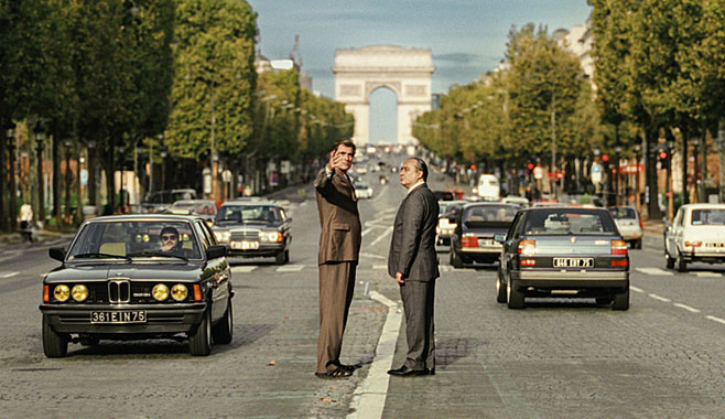 Inspecting the position of the arch from the Champs-Élysées, The Great Arch (2025) by Stéphane Demoustier